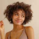 A alimentação é tão importante quanto os produtos de beleza quando o assunto é saúde de cabelo, unhas e pele - iStock