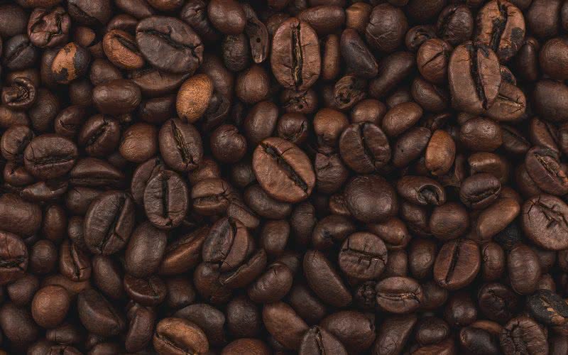 O café é a principal fonte de cafeína para a grande maioria das pessoas - iStock