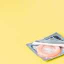 Ensaio clínico recente avaliou eficácia e segurança do uso de determinado preservativo no sexo anal - iStock