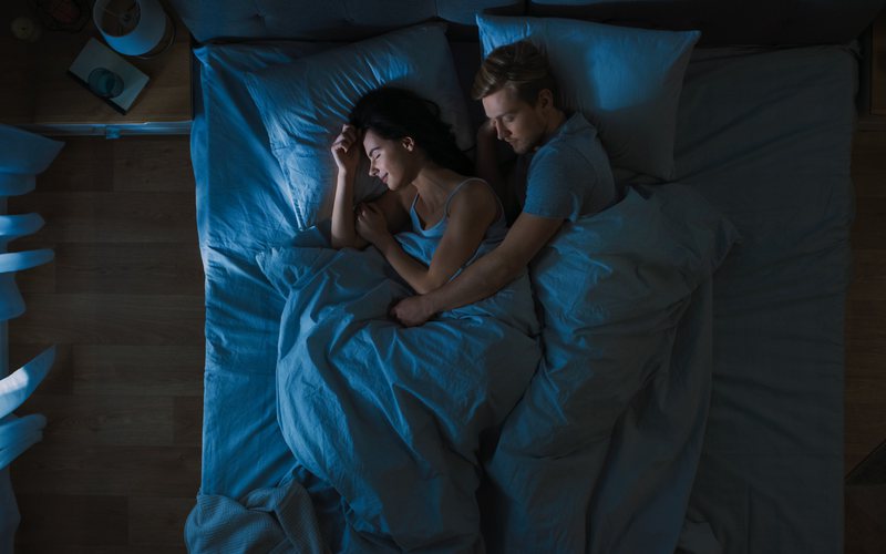 Ir devagar e com muito lubrificante são os primeiros passos para um sexo oral prazeroso - iStock