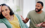 Ela diz que o parceiro desconfia que ela tenha ficado com outra pessoa - iStock