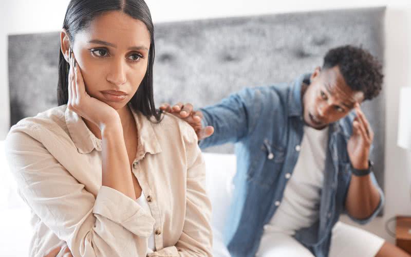 Mesmo que ele não ejacule dentro, certas situações podem envolver risco de gravidez - iStock