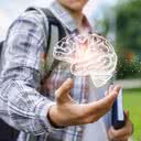 Capacidade de pensar além do "aqui e agora" é um marco do desenvolvimento do adolescente - iStock