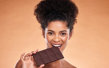 Comer chocolate, fazer sexo e atividade aeróbica podem levar à liberação de certos hormônios - iStock