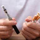 O cigarro eletrônico é uma das alternativas para quem deseja parar de fumar - iStock