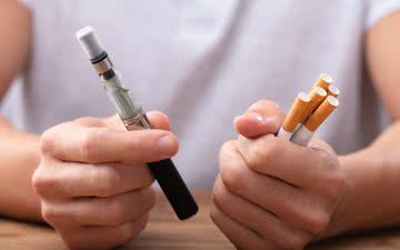 O cigarro tem em sua composição a nicotina, uma droga que leva à dependência - iStock