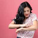 Muitas vezes, um único ingrediente já é capaz de causar alguma irritação ou alergia na pele - iStock