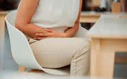 Ela conta que as cólicas ocorrem em dias aleatórios, sem relação com o período menstrual - iStock