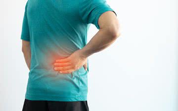 Embora seja geralmente causada por uma obstrução, esse tipo de dor também pode ter outras origens - iStock