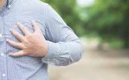 Crises de ansiedade podem provocar sintomas físicos como coração acelerado e sudorese - iStock