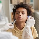 Perda de olfato não foi comum às crianças, e estas apresentaram mais sintomas gastrointestinais - iStock