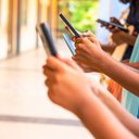 Governos passaram a questionar se as plataformas digitais oferecem proteção suficiente para os jovens - iStock