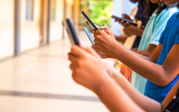 Governos passaram a questionar se as plataformas digitais oferecem proteção suficiente para os jovens - iStock