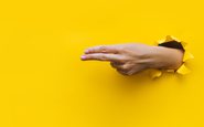 Ela introduziu os dedos sujos de sêmen fresco na vagina; e agora? - iStock