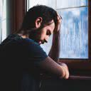 Houve avanços na prevenção e no tratamento, mas falta atenção à saúde mental de quem vive com HIV - iStock
