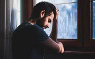 Quando alguém tem depressão é importante incentivar a busca por terapia - iStock