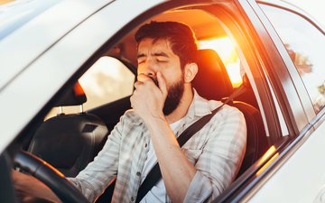 É preciso esperar que todo o álcool consumido saia do sangue - iStock