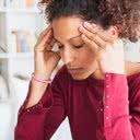 As mulheres têm duas a três vezes mais chances do que os homens de sofrerem de enxaqueca - iStock
