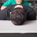 Sono insuficiente em adolescentes está associado ao aumento do risco de automutilação e ideias de suicídio - iStock