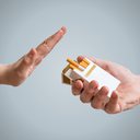 O cigarro tem em sua composição a nicotina, uma droga que leva à dependência - iStock