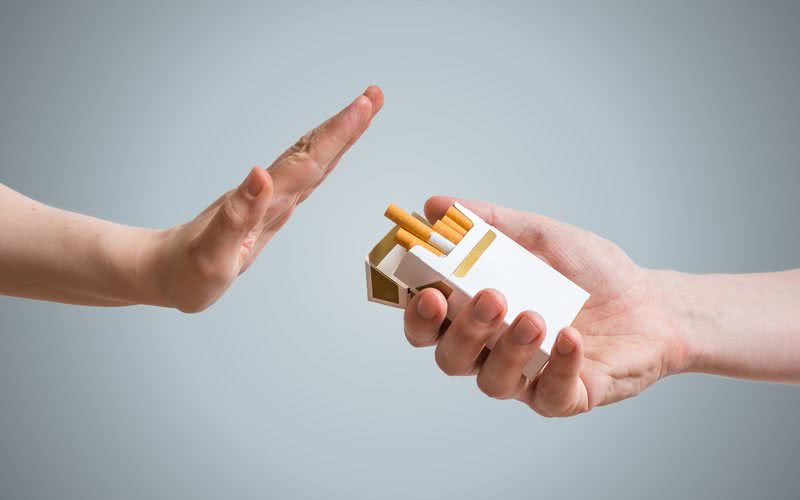 O cigarro tem em sua composição a nicotina, uma droga que leva à dependência - iStock