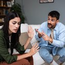 O gaslighting é uma forma sutil de violência psicológica que pode causar enorme dano emocional - iStock
