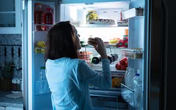 A síndrome do comer noturno é diferente do sonambulismo e também da compulsão alimentar - iStock