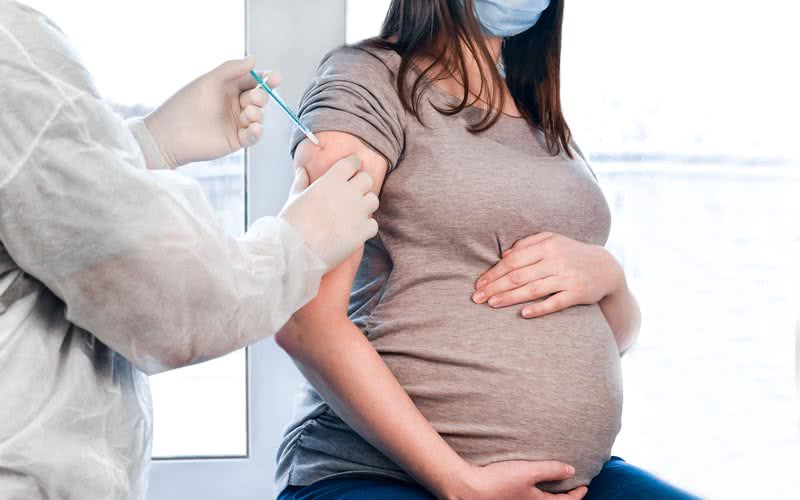 Durante a gravidez, as vacinas contra Influenza, Hepatite B e dTpa-tríplice bacteriana são fundamentais - iStock