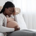 Uma grávida estressada, ansiosa ou depressiva pode aumentar as chances da criança ter problemas socioemocionais - iStock