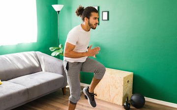 Treinos intervalados de alta intensidade fazem você gastar mais calorias até depois do treino - iStock