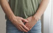 A cueca ficar molhada pode ser um sinal do líquido que sai do pênis durante a excitação - iStock