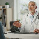 Muitos homens têm resistência em buscar o médico por achar que ficarão fragilizados - iStock