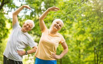 Entre os principais benefícios da atividade física na terceira idade estão redução do risco de quedas e lesões - iStock