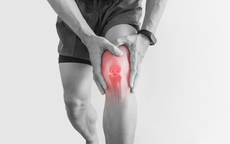 O funcionamento adequado do joelho depende da ação de diversos músculos - iStock