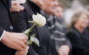 Uma pessoa pode morrer de "coração partido" após a perda de um ente querido - iStock