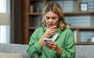 Mãe está preocupada e quer saber em qual médico levar o filho - iStock