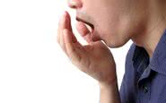 Existem diversas causas possíveis para o mau hálito persistente - iStock