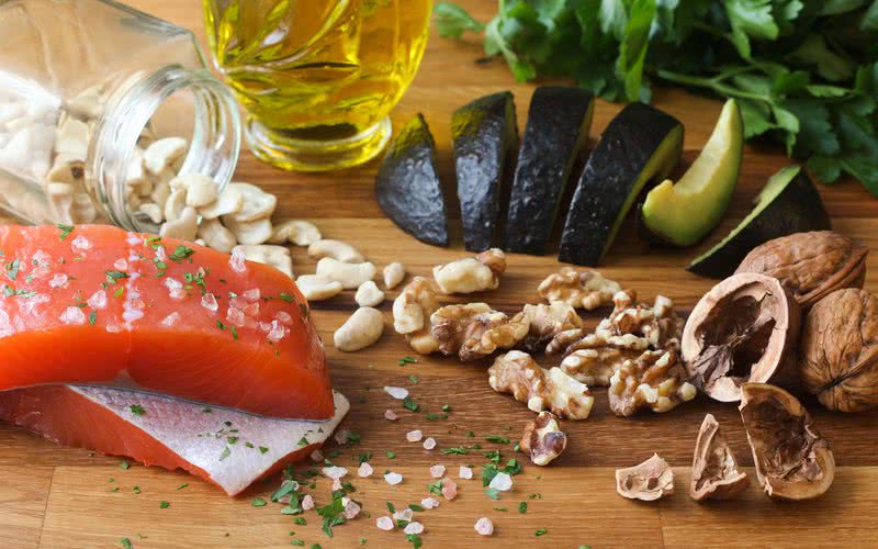 A dieta mediterrânea é rica em vegetais e frutas, além de peixes, azeite de oliva e oleaginosas - iStock
