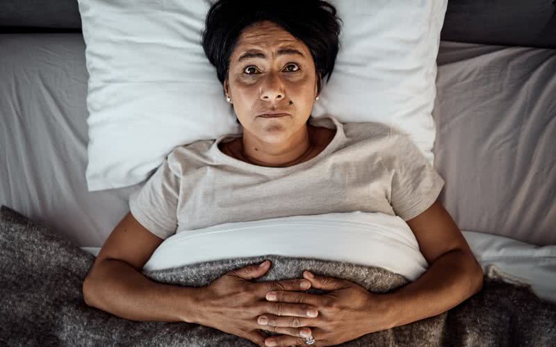 Problemas para dormir podem surgir bem antes de a menopausa chegar - iStock
