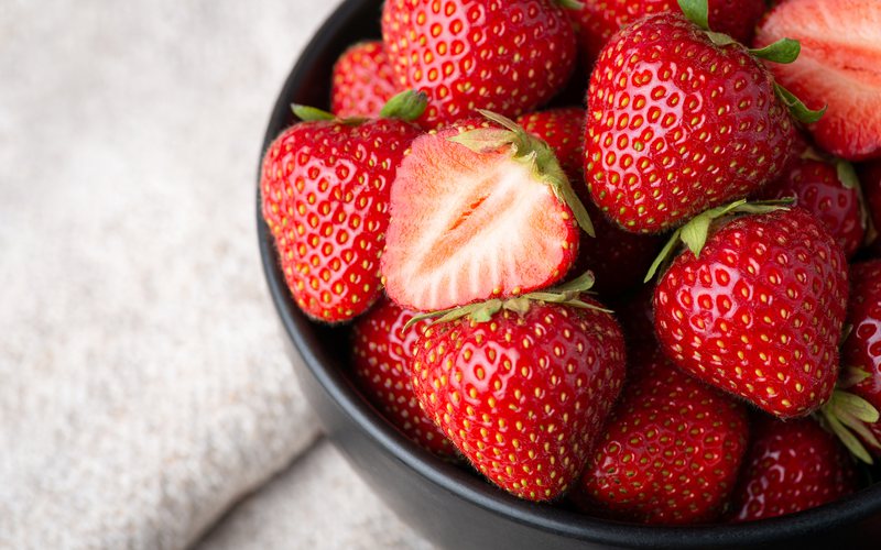 Aproveite que a fruta está em alta e ajuda na prevenção de doenças - iStock