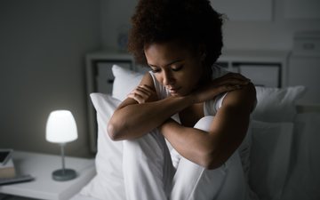 Alguns fatores tornam as mulheres um pouco mais vulneráveis à depressão do que os homens - iStock