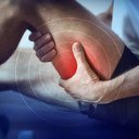 Sono insuficiente, histórico prévio de lesões e obesidade aumentam o risco de distensão - iStock