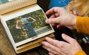 Seu nível de nostalgia pode interferir no cuidado que você tem com suas amizades - iStock