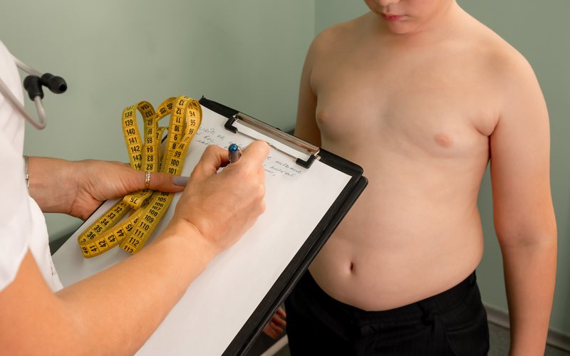 A prevalência de excesso de peso para a faixa etária de 5 a 10 anos aumentou 3,2% entre meninos - iStock