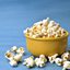 Uma porção de pipoca alimenta mais e tem bem menos calorias do que certos salgadinhos - iStock