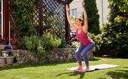 A posição da cadeira ajuda a alongar o corpo - iStock