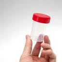 Garoto pergunta se tudo bem guardar o sêmen para usar como lubrificante - iStock