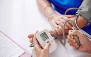 Não tomar medicamentos para hipertensão aumenta o risco de ataque cardíaco, derrame e morte prematura - iStock