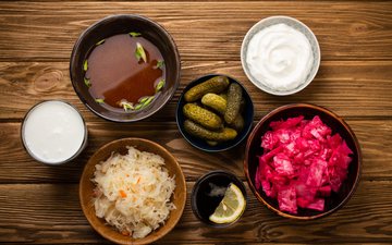 Iogurte, kefir, missô, picles, kimchi e chucrute são exemplos de alimentos probióticos - iStock