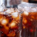 As pessoas têm consumido mais bebidas açucaradas e sorvetes com o aumento do calor - iStock